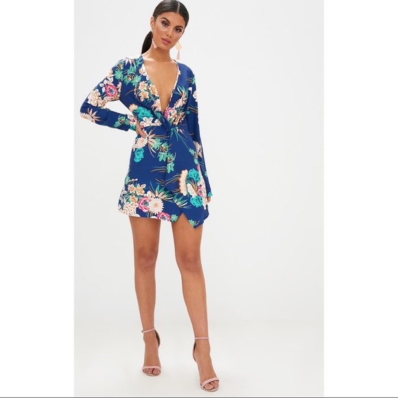 PrettyLittleThing Dresses & Skirts - PrettyLittleThing Long Sleeve Floral Mini Dress